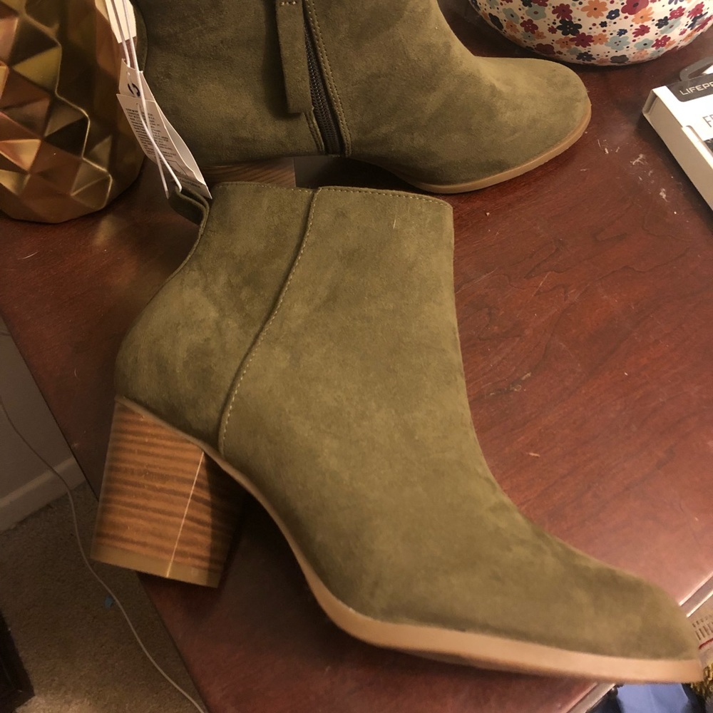 Old navy olive green booties. New with tags!